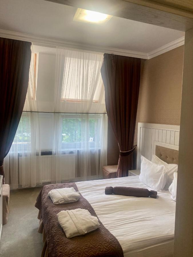 Boutique Hotel Deluxe Kamianets-Podilskyi Exterior photo