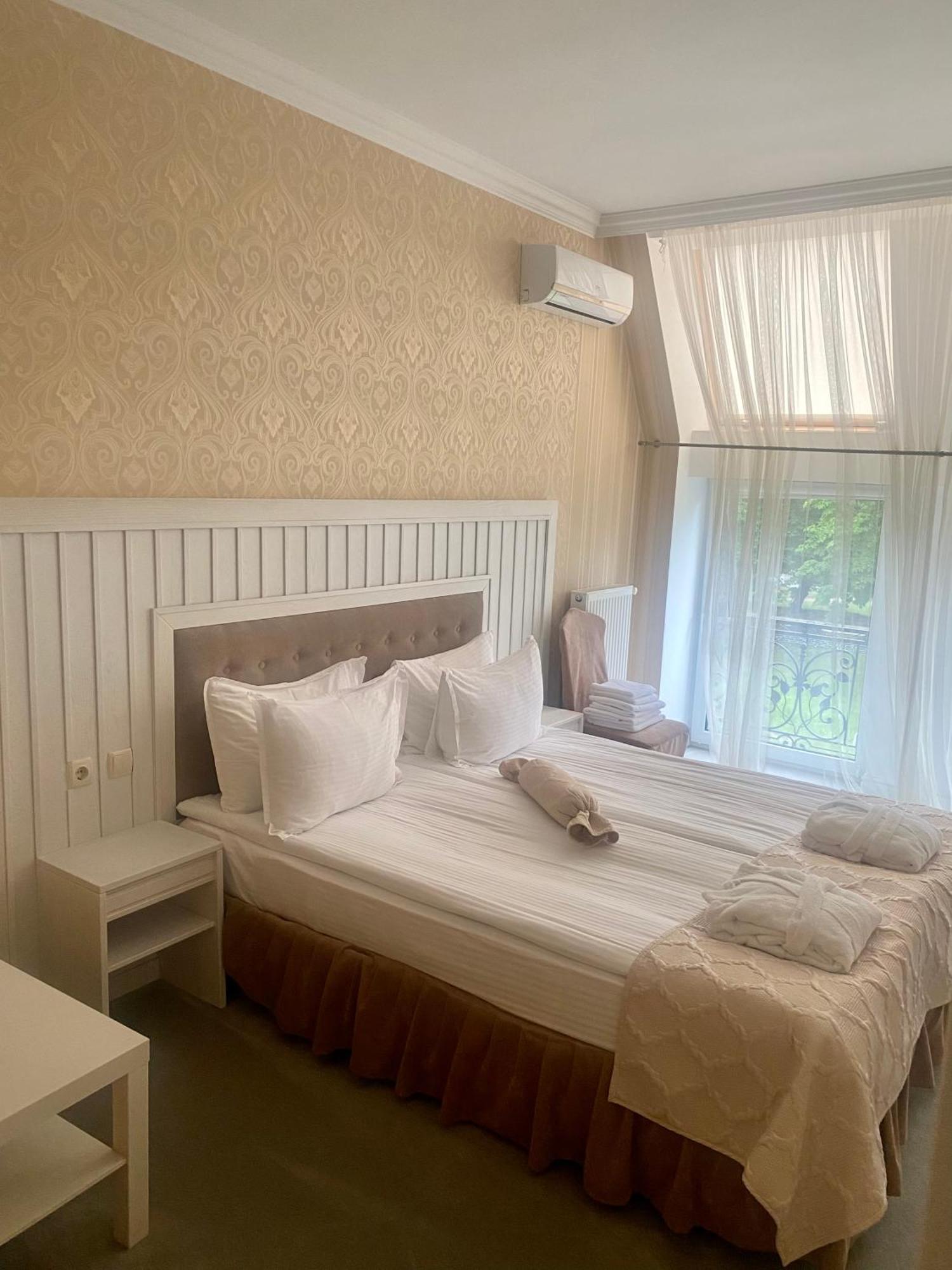 Boutique Hotel Deluxe Kamianets-Podilskyi Exterior photo