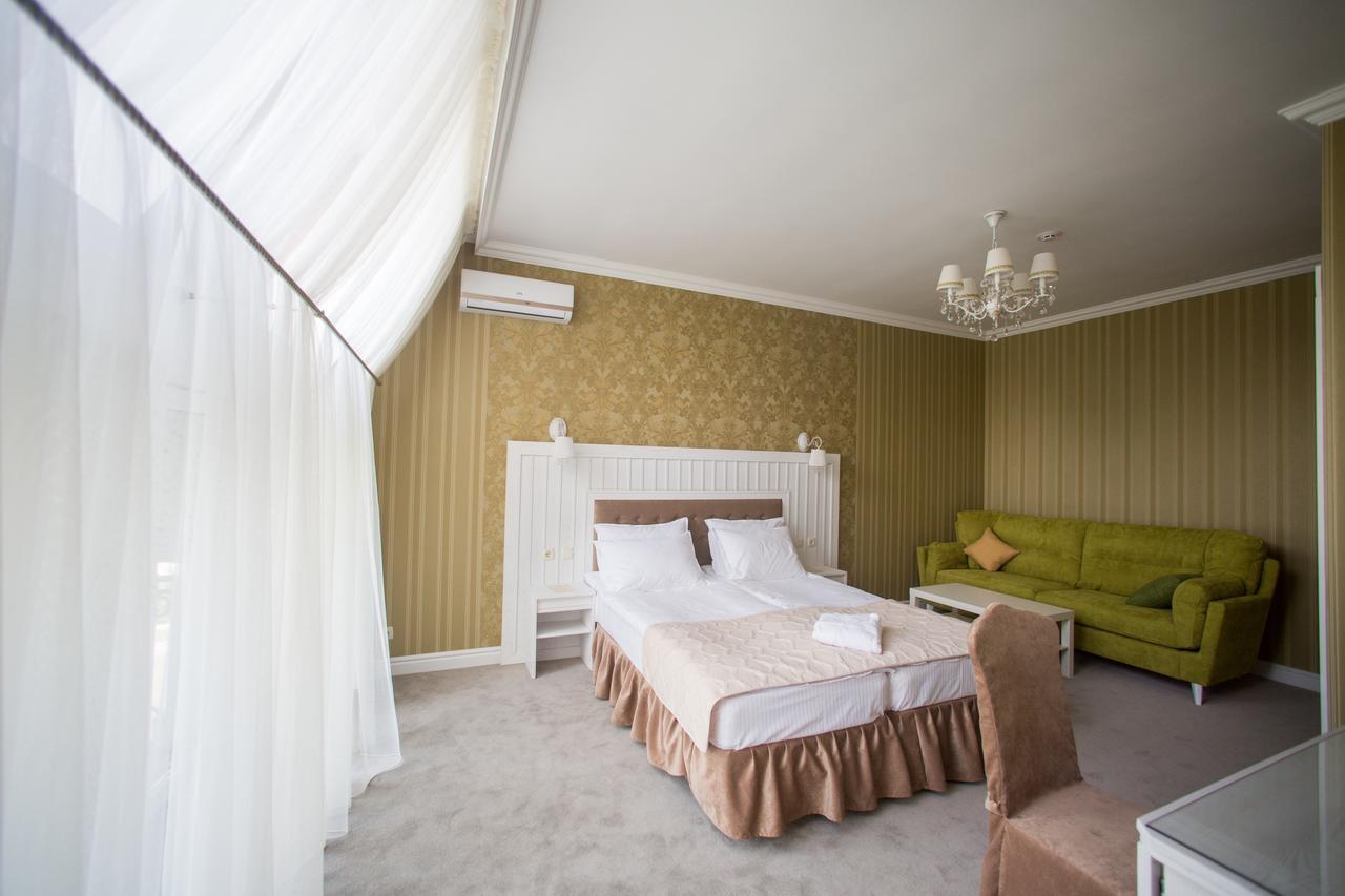 Boutique Hotel Deluxe Kamianets-Podilskyi Exterior photo